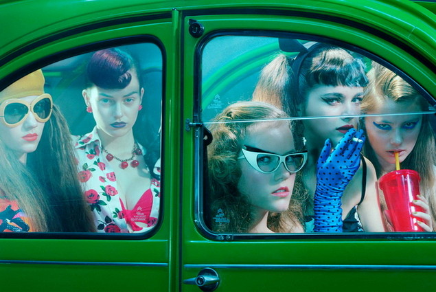 Креативные сексуальные фото от фотографа Miles Aldridge