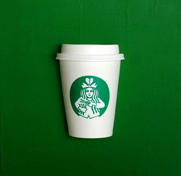 Дизайн на стаканчиках для кофе Starbucks