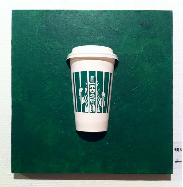 Дизайн на стаканчиках для кофе Starbucks