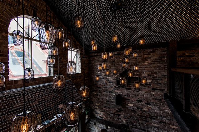 Дизайн современного бара с деревенской тематикой - Donny’s