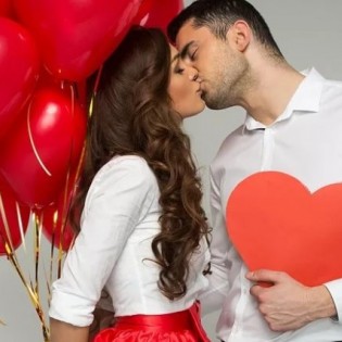 Что подарить девушке на 14 февраля ?