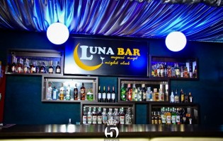 Luna Bar