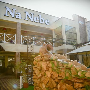 Restobar NA NEBE - Изысканное сочетание бара и ресторана